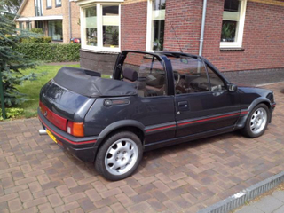 Illustration for article titled Test drove the '87 Peugeot 205 CTI (convertible GTI)